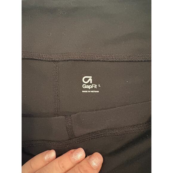 GAPFit The Shorts Ruched Side Hottie Black Shorts Size L 8-12 - Picture 2 of 4